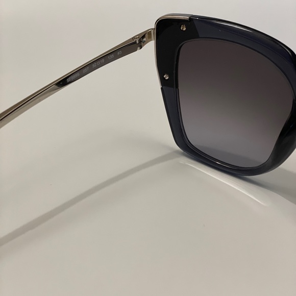 Salvatore Ferragamo Womens Sunglasses - Picture 4 of 5